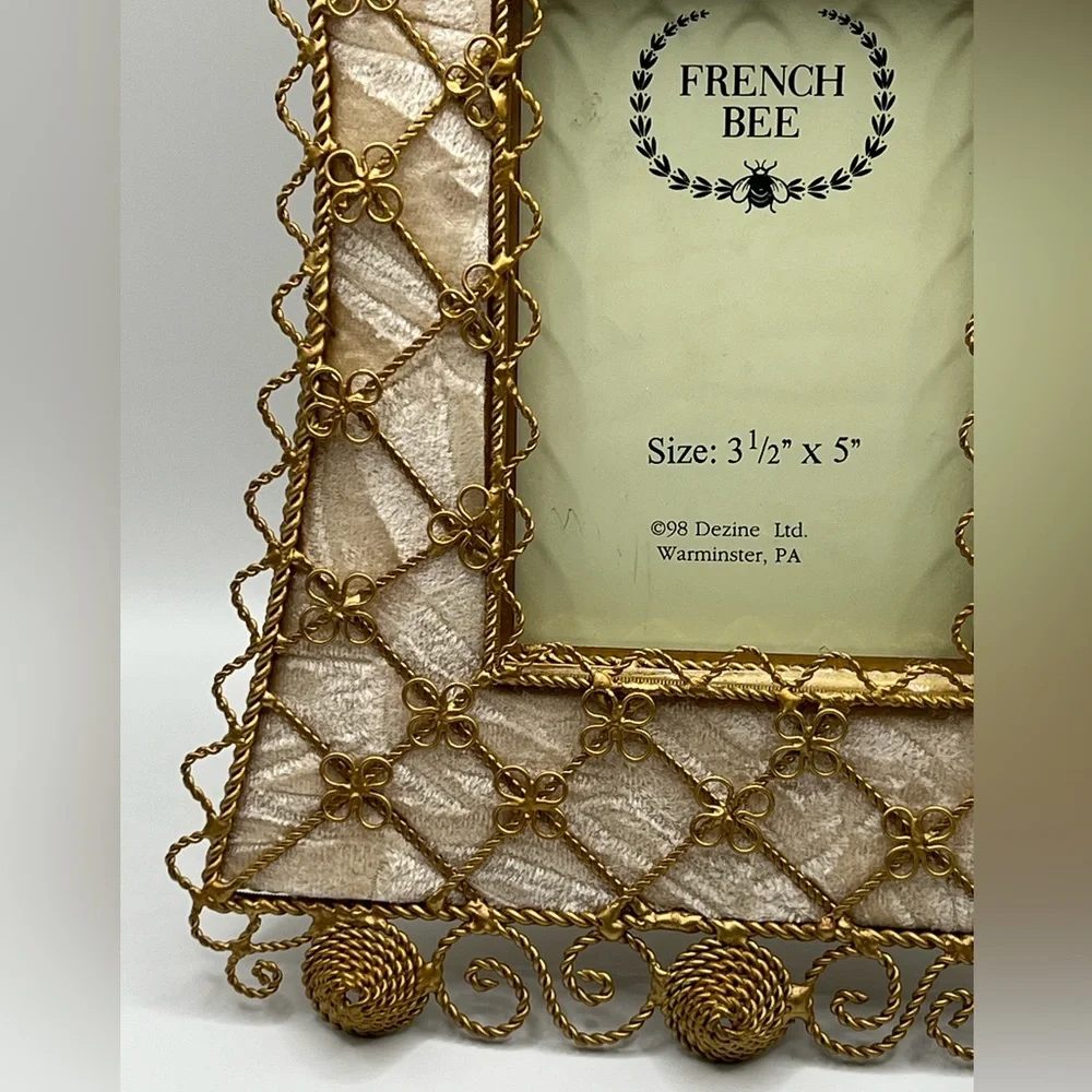 Vintage Dezine French Bee Metal Wire Photo Frame for 3.5x5 in Photos PA USA 1998